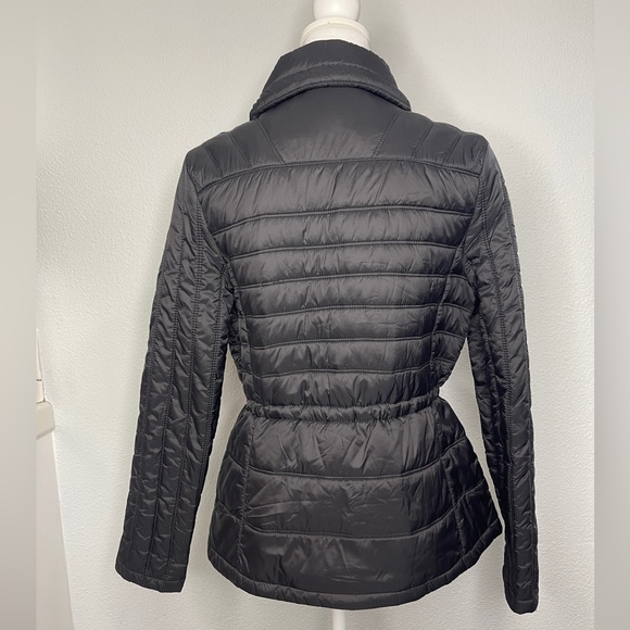 Guess Puffer Jacket, Size L, 25”H x 20” pit to pit and 24” sleeve - Picture 5 of 10